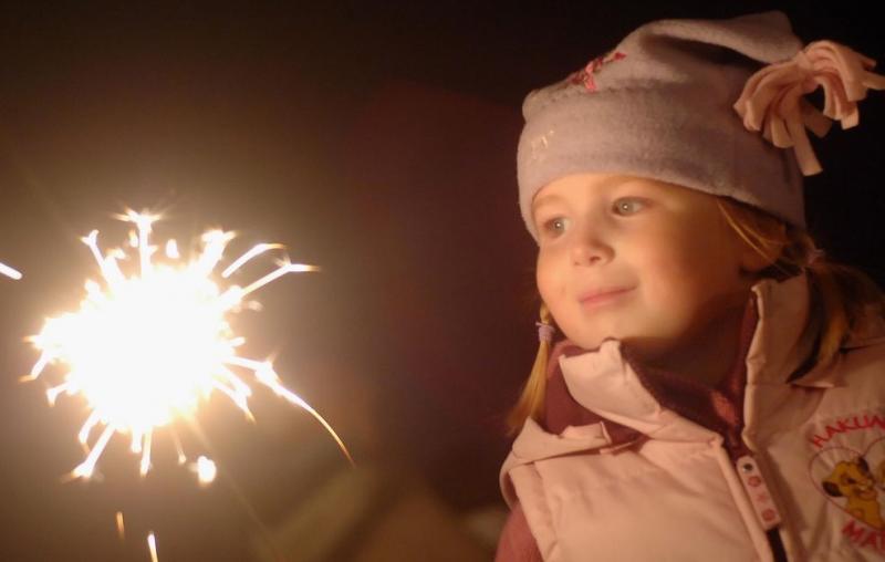 Ура, каникулы! Пиротехника, которую можно запускать с детьми - Покровск | pokrovsk.salutsklad.ru